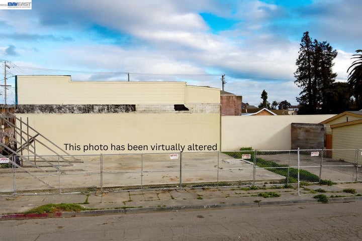 Photo 1 of 4 — 4601 Foothill Blvd, Oakland, CA 94601