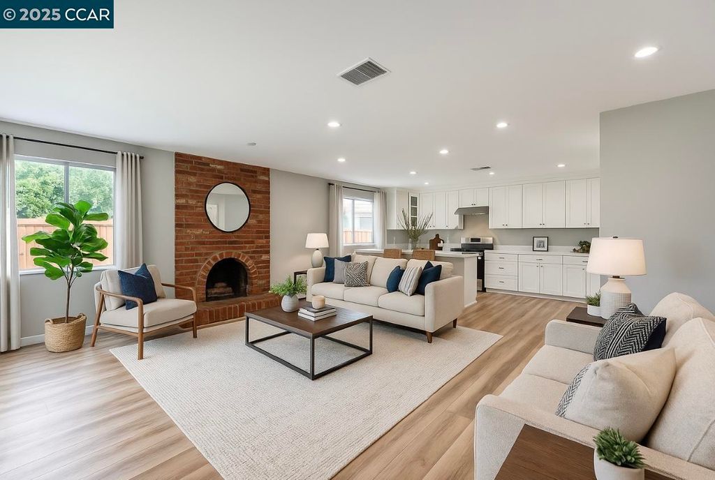 Photo of 2788 Entrada Cir, Antioch, CA 94509 (MLS # 41117235)