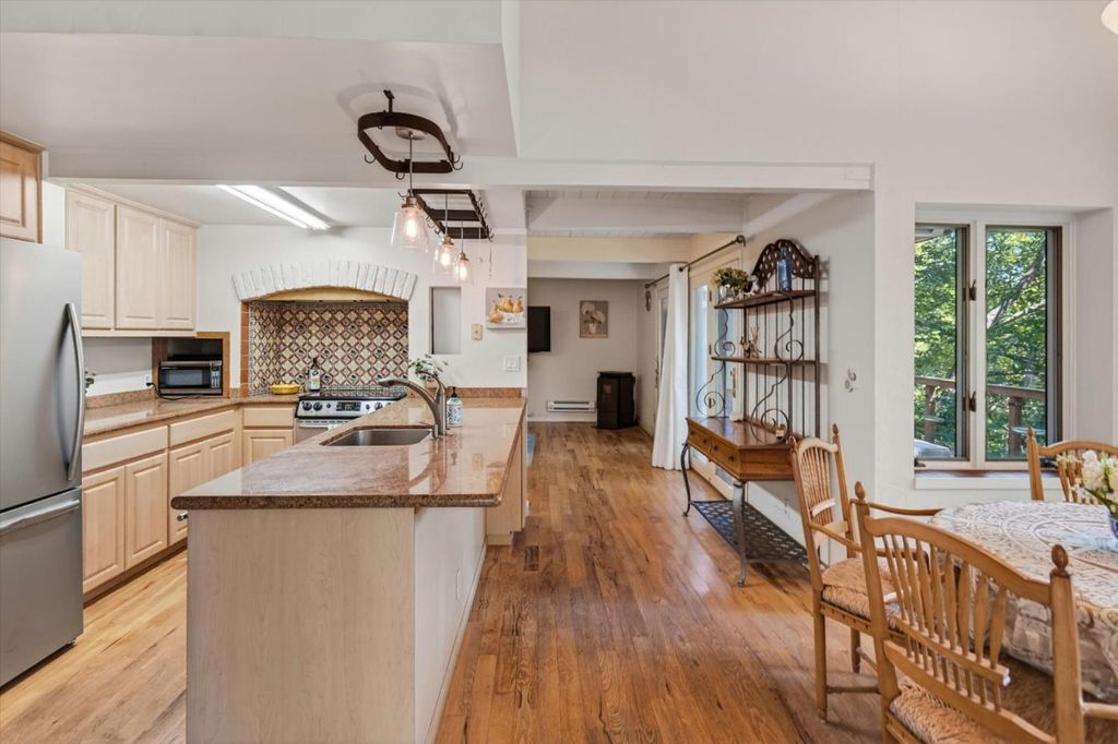 Photo of 21550 Locust Drive, Los Gatos, CA 95033 (MLS # ML82047373)