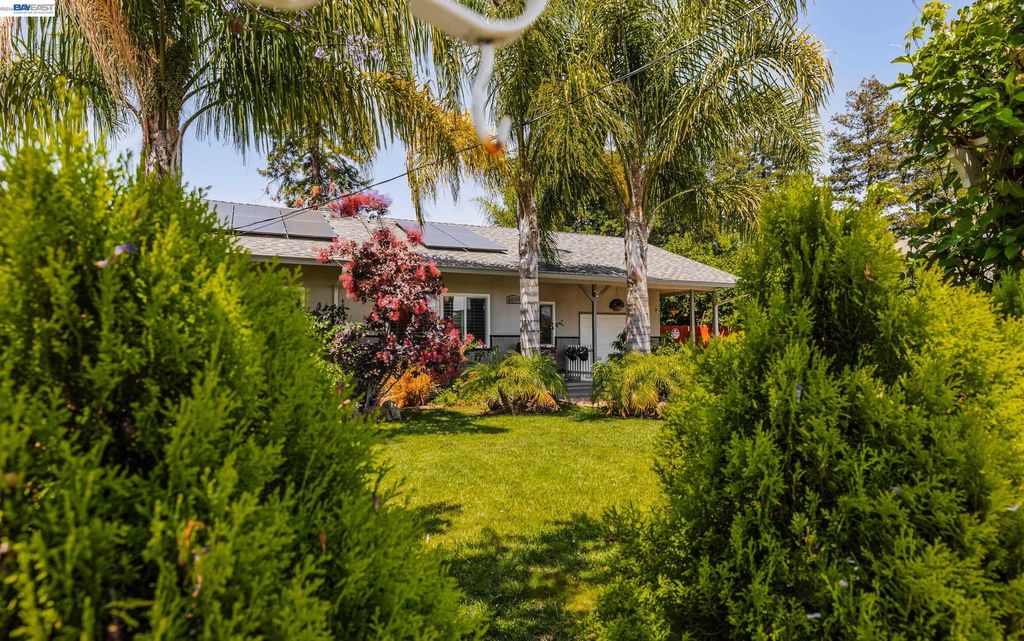 Photo of 26574 Colette St, Hayward, CA 94544 (MLS # 41135618)