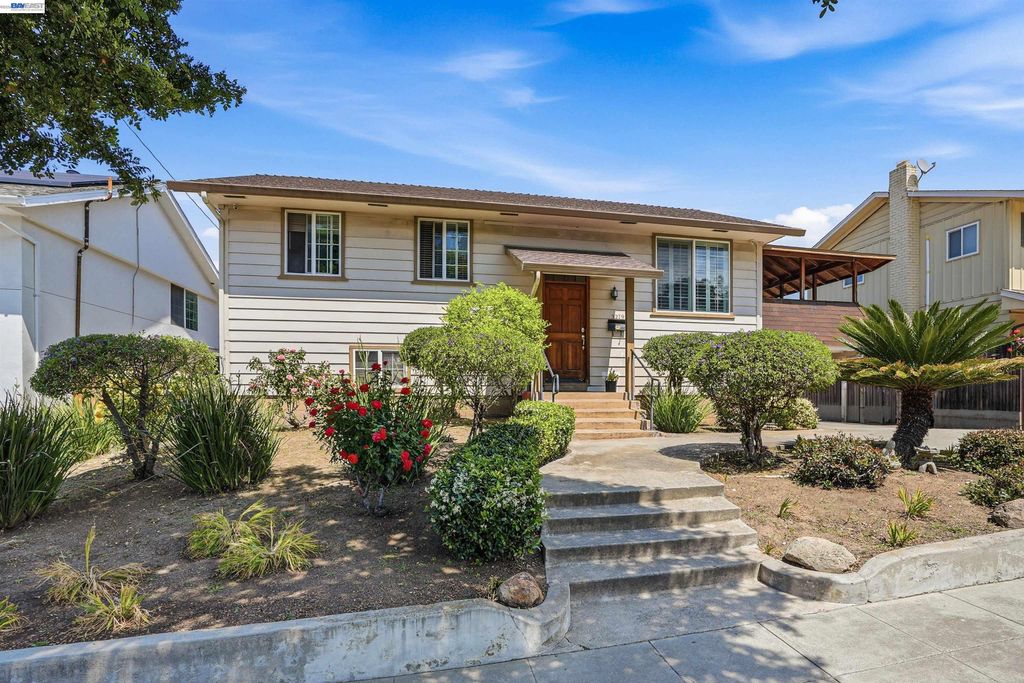 Photo of 3279 Ruskin Dr, San Jose, CA 95132 (MLS # 41132882)