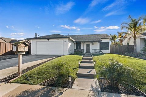 Photo of 1105 Deerpark Rd, Oakley, CA 94561 (MLS # 41119759)