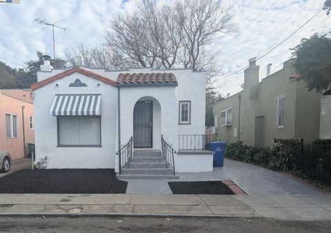 Photo of 7818 Arthur St, Oakland, CA 94605 (MLS # 41119408)