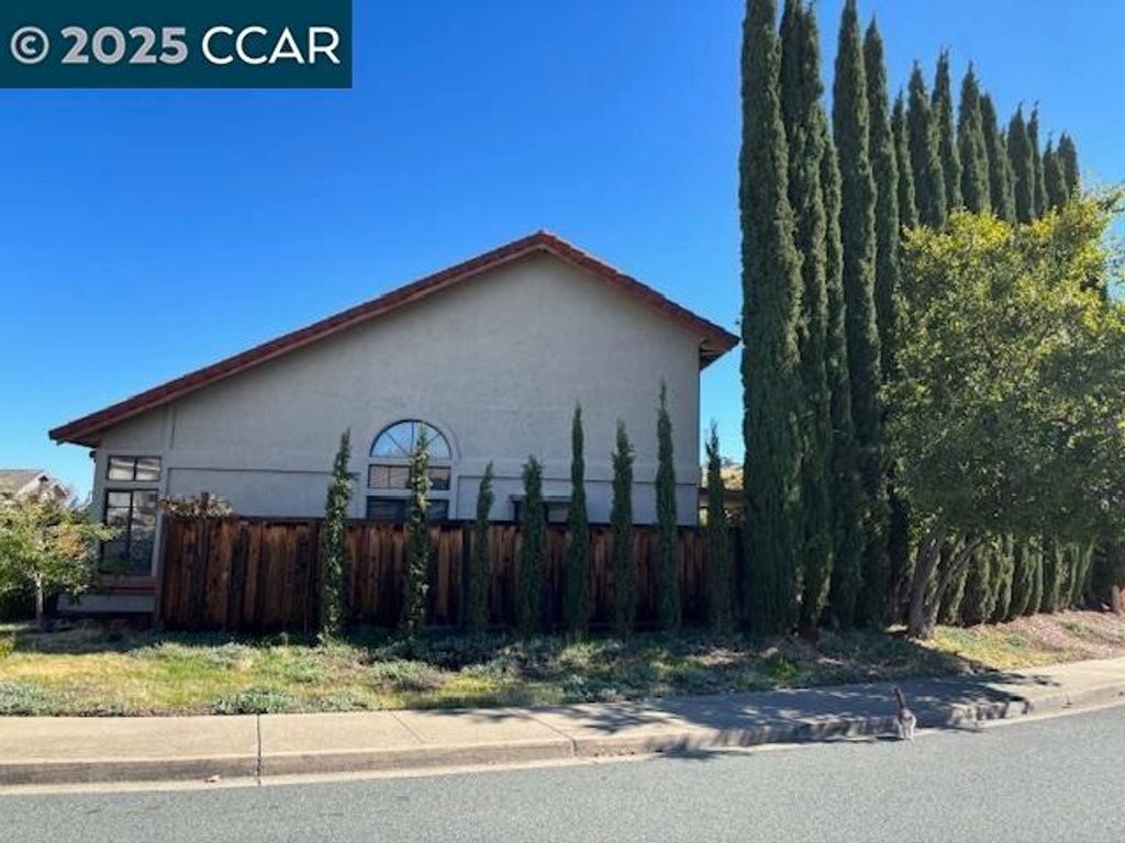Photo of 3443 Lexington Way, Antioch, CA 94509 (MLS # 41116101)
