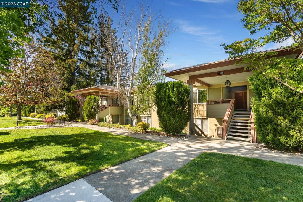 Photo of 1909 Skycrest Dr #5, Walnut Creek, CA 94595 (MLS # 41131587)