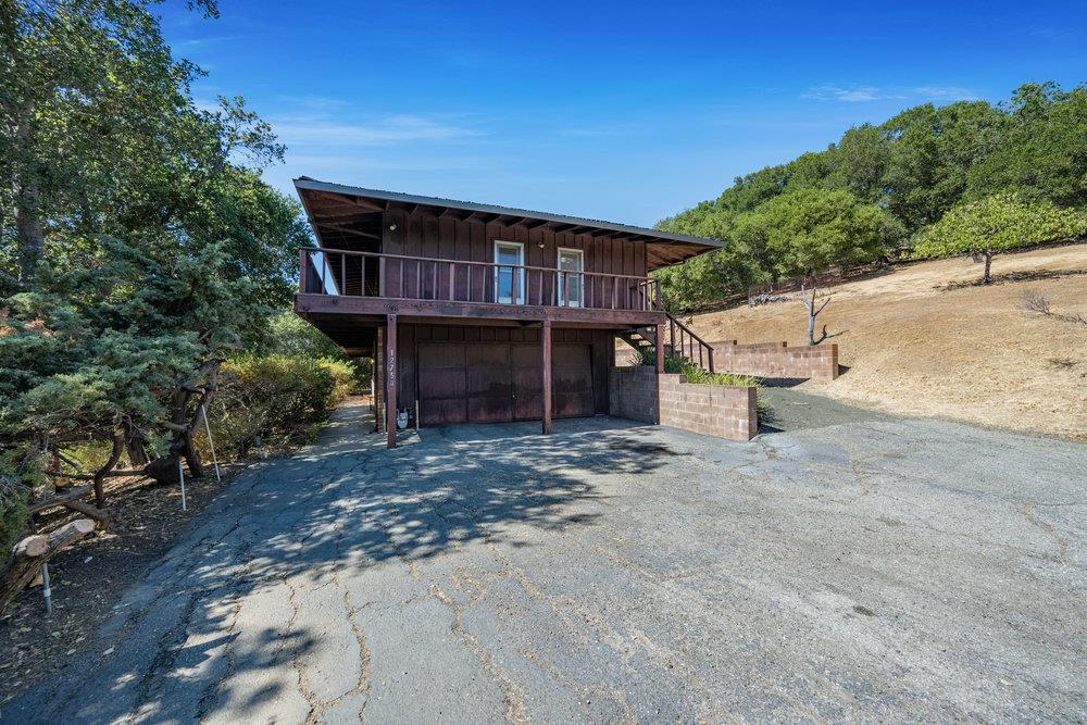 Los Altos Hills, California 94022, United States, 4 Bedrooms Bedrooms, ,3 BathroomsBathrooms,Residential,Active,186799