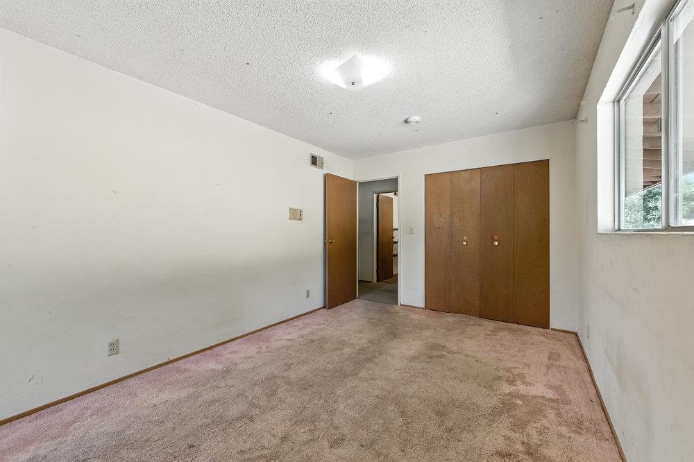 Los Altos Hills, California 94022, United States, 4 Bedrooms Bedrooms, ,3 BathroomsBathrooms,Residential,Active,186799