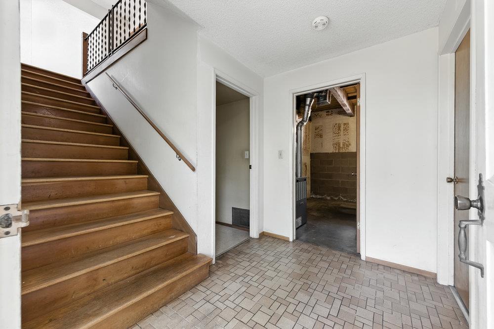 Los Altos Hills, California 94022, United States, 4 Bedrooms Bedrooms, ,3 BathroomsBathrooms,Residential,Active,186799