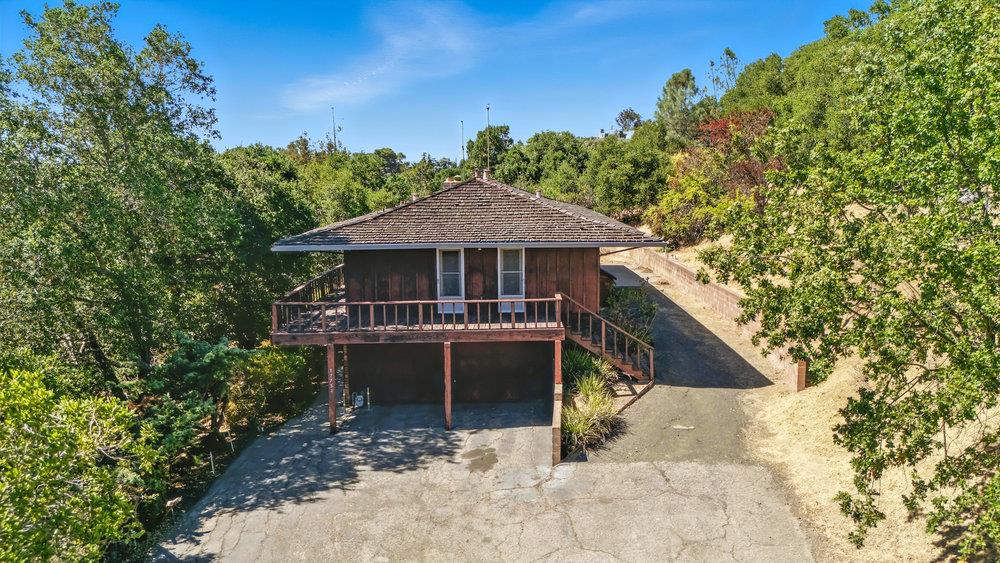 Los Altos Hills, California 94022, United States, 4 Bedrooms Bedrooms, ,3 BathroomsBathrooms,Residential,Active,186799