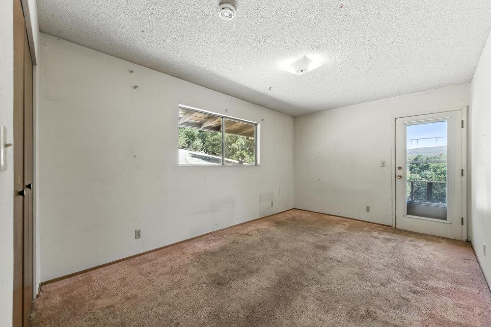 Los Altos Hills, California 94022, United States, 4 Bedrooms Bedrooms, ,3 BathroomsBathrooms,Residential,Active,186799