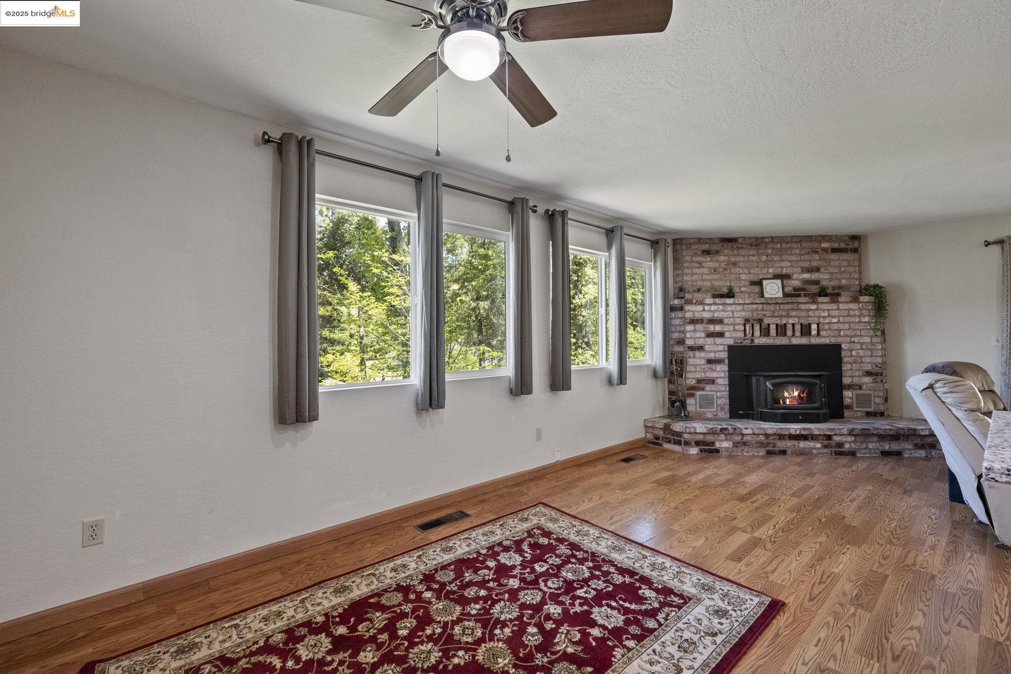 Sonora, California 95370, United States, 3 Bedrooms Bedrooms, ,2 BathroomsBathrooms,Residential,Contingent,125522