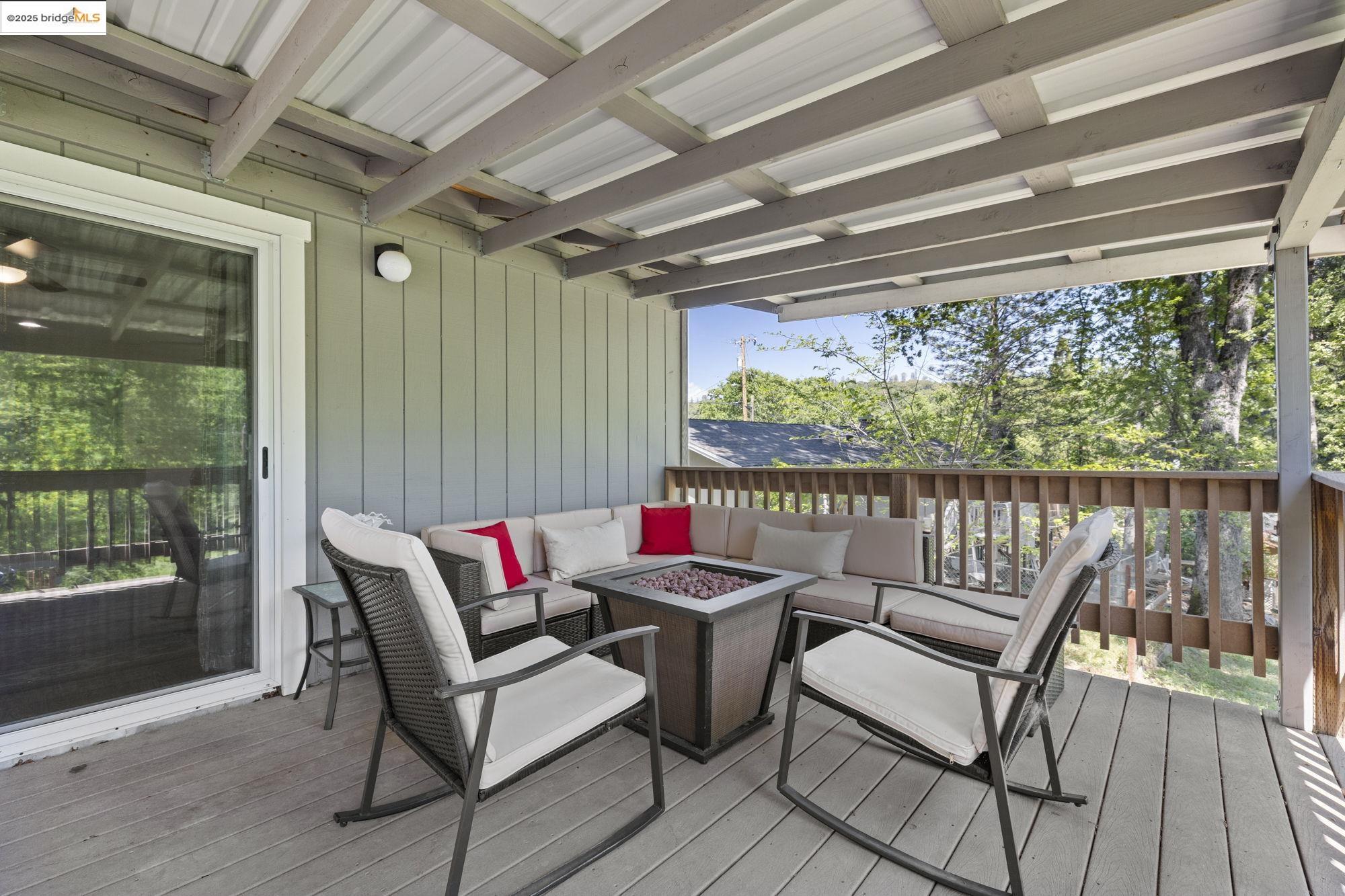 Sonora, California 95370, United States, 3 Bedrooms Bedrooms, ,2 BathroomsBathrooms,Residential,Contingent,125522