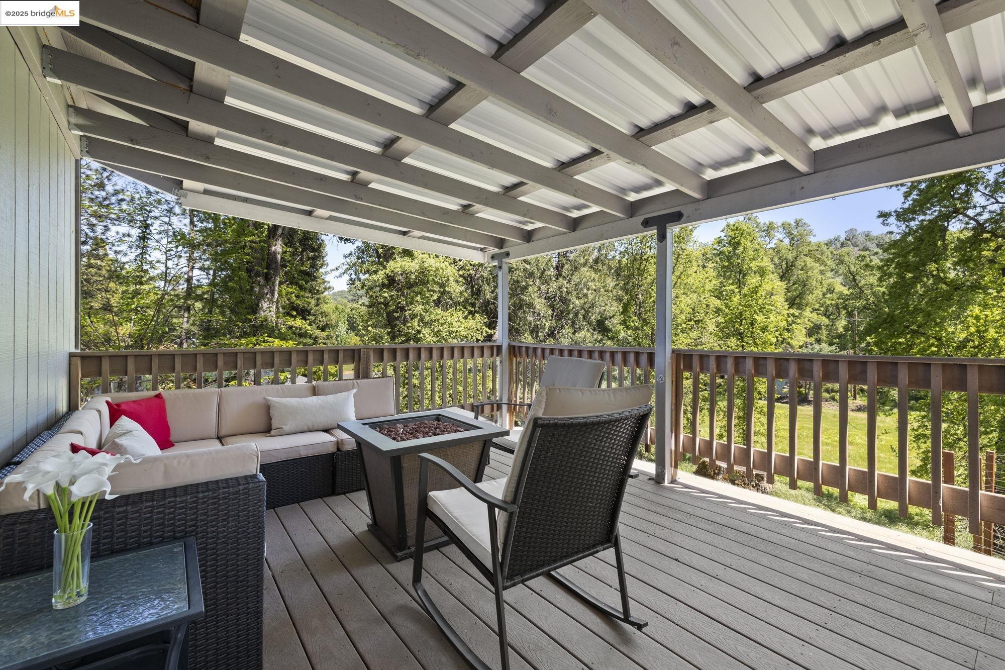 Sonora, California 95370, United States, 3 Bedrooms Bedrooms, ,2 BathroomsBathrooms,Residential,Contingent,125522