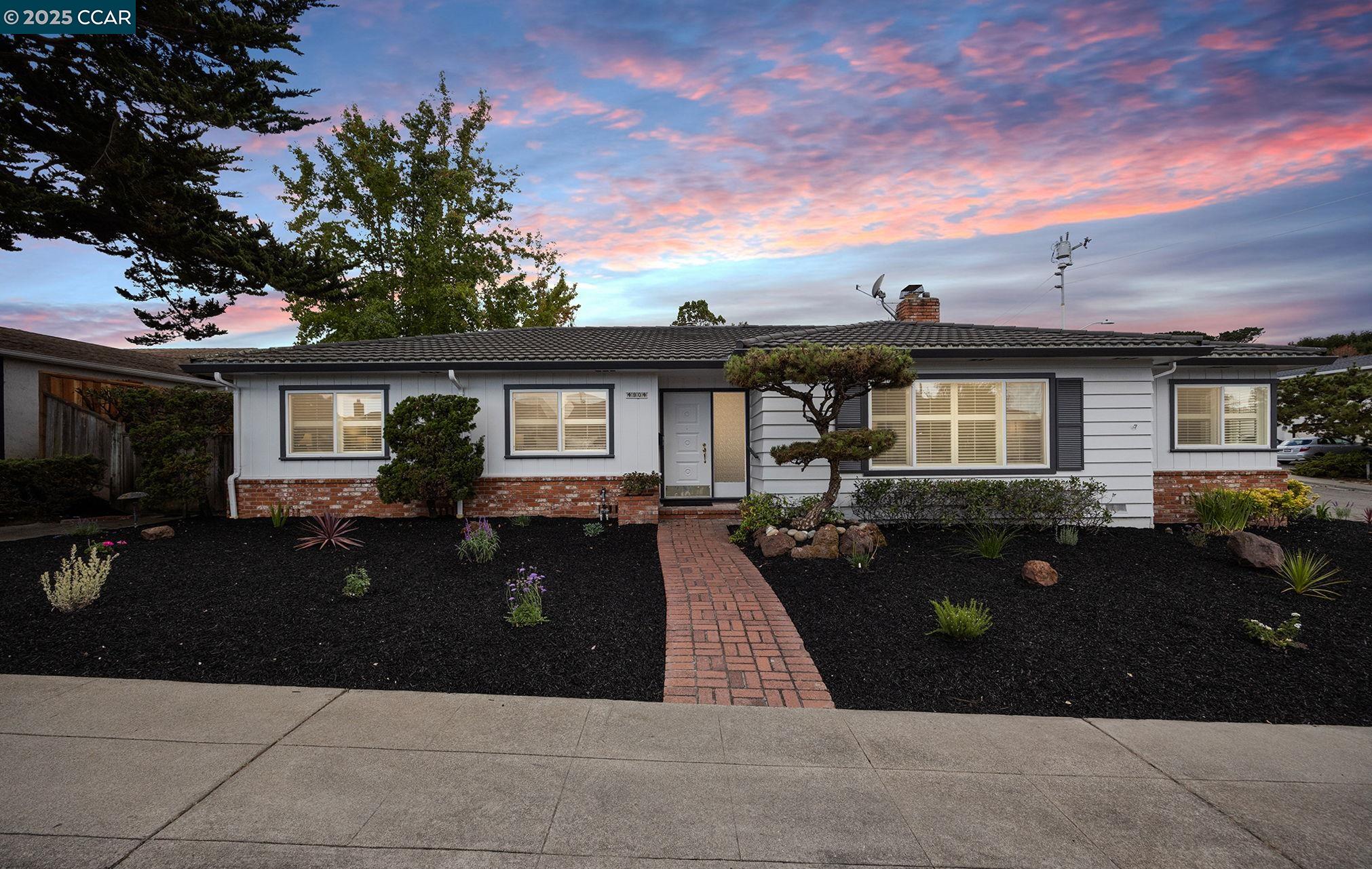 Richmond, California 94803, United States, 3 Bedrooms Bedrooms, ,2 BathroomsBathrooms,Residential,Active,220443