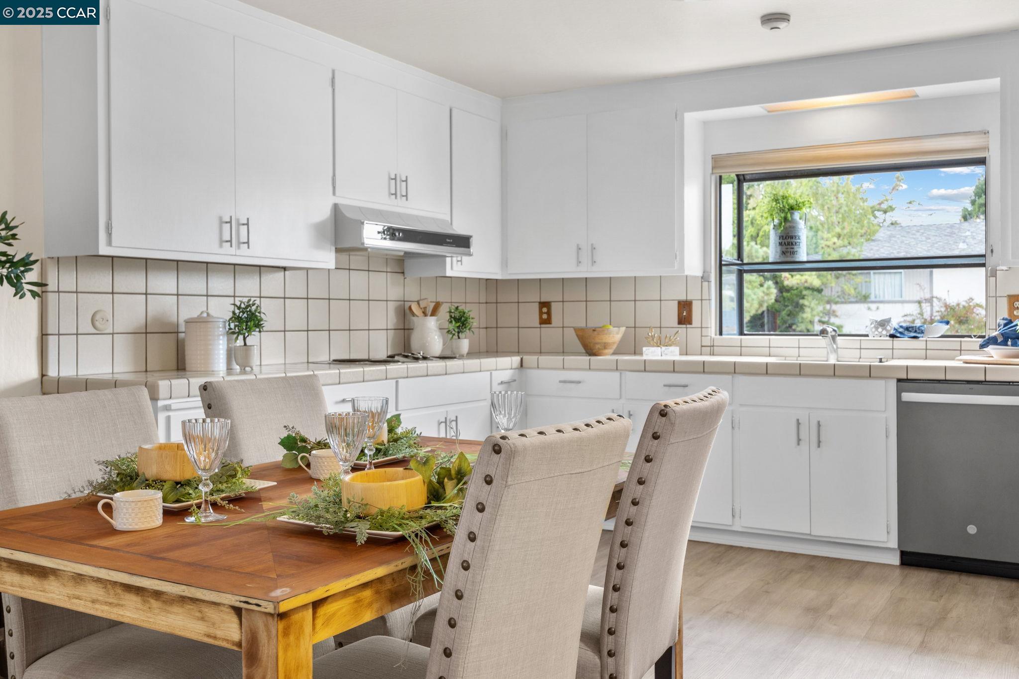 Richmond, California 94803, United States, 3 Bedrooms Bedrooms, ,2 BathroomsBathrooms,Residential,Active,220443