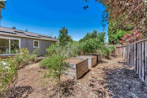 A home in San Leandro