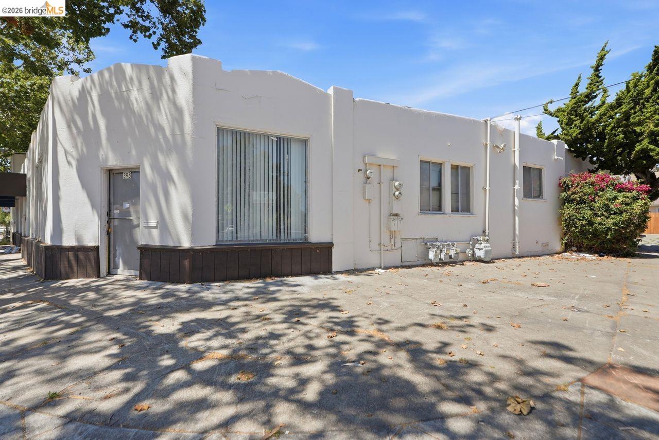 398 W Macarthur Blvd, Oakland, CA 94609