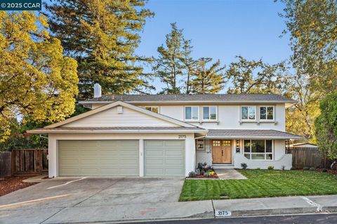 Photo of 2175 Lariat Lane, Walnut Creek, CA 94596 (MLS # 41118587)