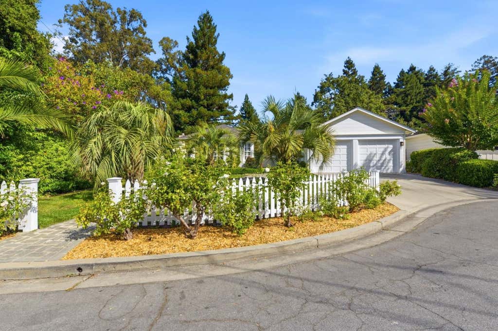 Photo of 2 Bradley Court, Redwood City, CA 94061 (MLS # ML82058421)