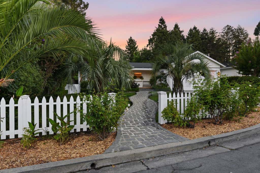 Photo of 2 Bradley Court, Redwood City, CA 94061 (MLS # ML82058421)