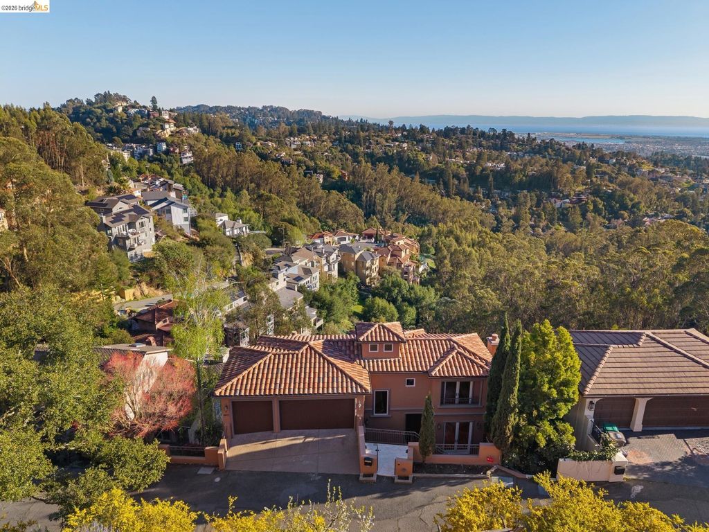 Photo of 6611 Elverton Dr, Oakland, CA 94611 (MLS # 41135594)