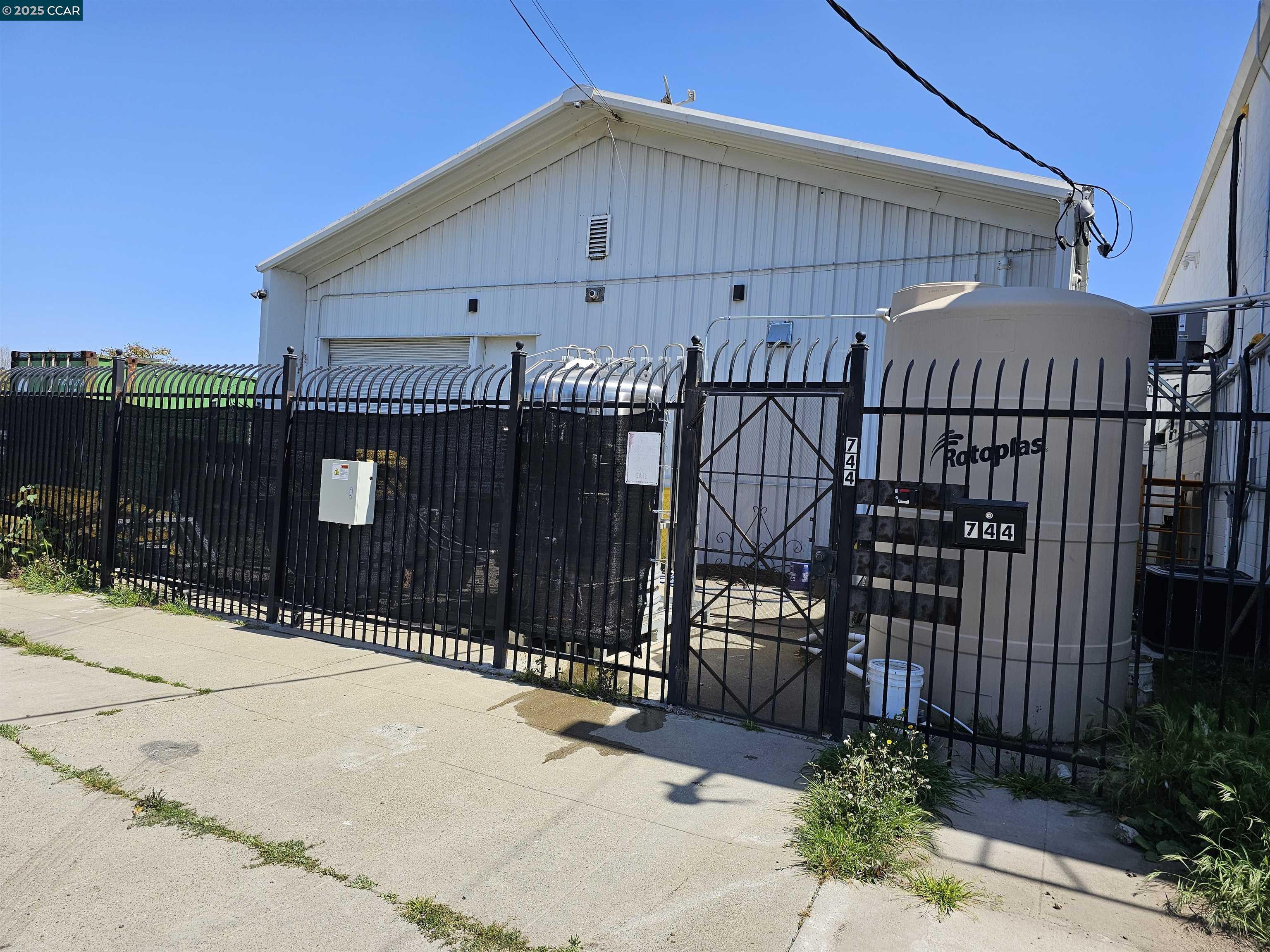 Photo 1 of 1 — 744 S 13Th St, Richmond, CA 94804