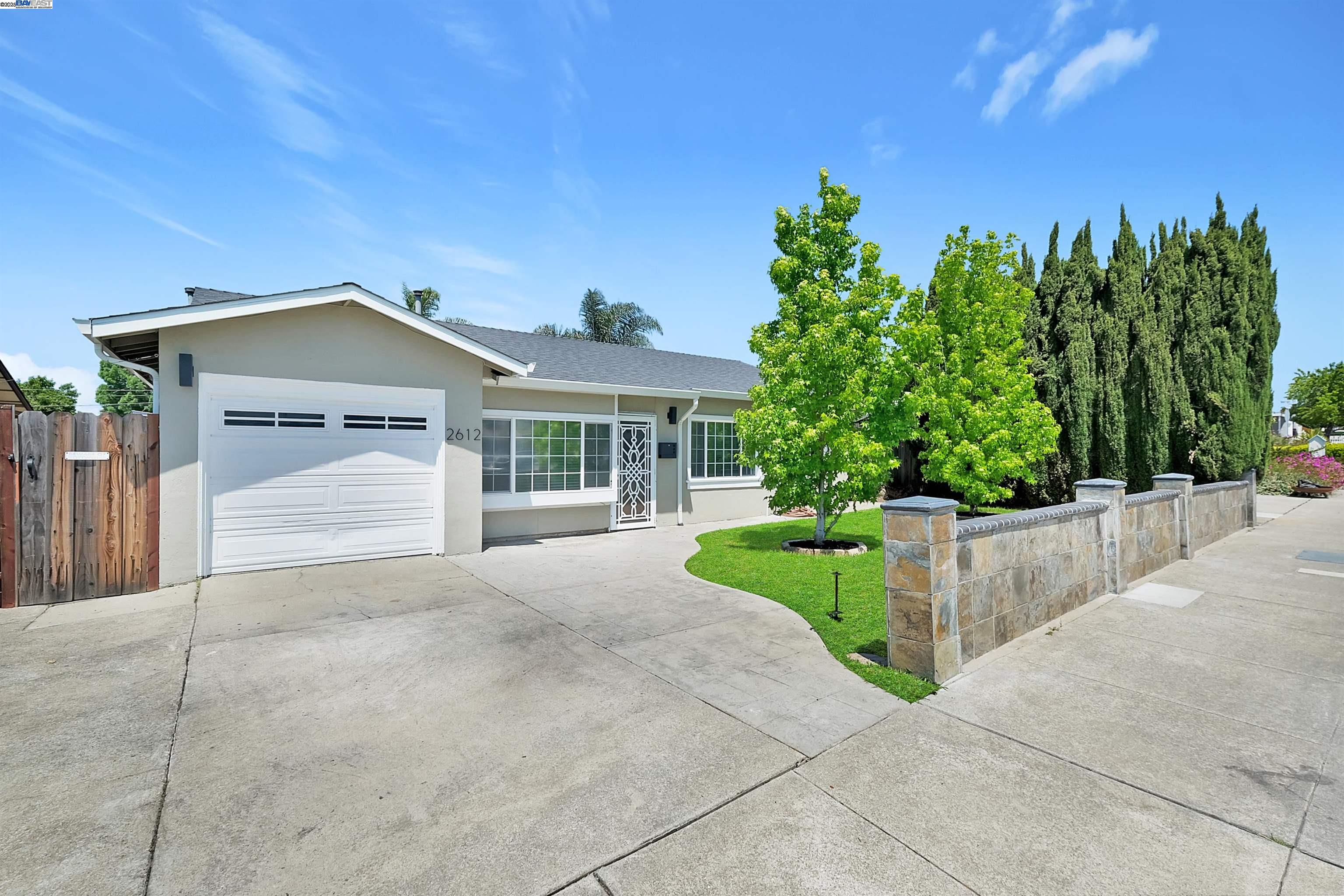 2612 Grove Way