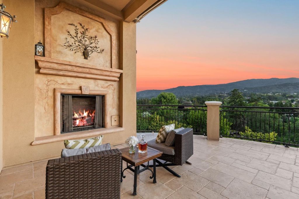 Photo of 24570 Ruth Lee Court, Los Altos, CA 94024 (MLS # ML82030575)