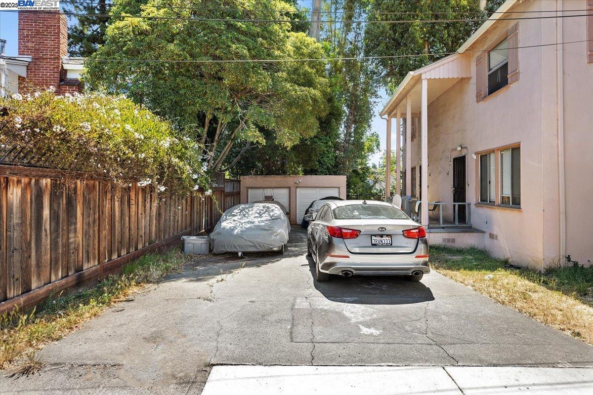 Oakland, California 94601, United States, 4 Bedrooms Bedrooms, ,Residential,Active,168024