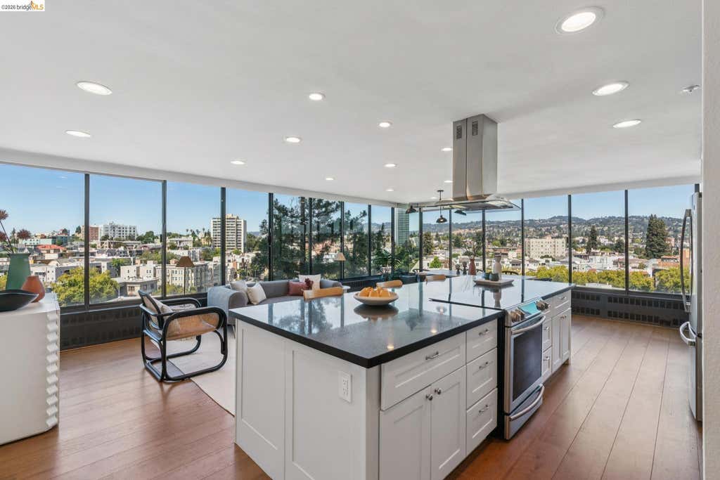 Photo of 565 Bellevue Ave. #806, Oakland, CA 94610 (MLS # 41145840)