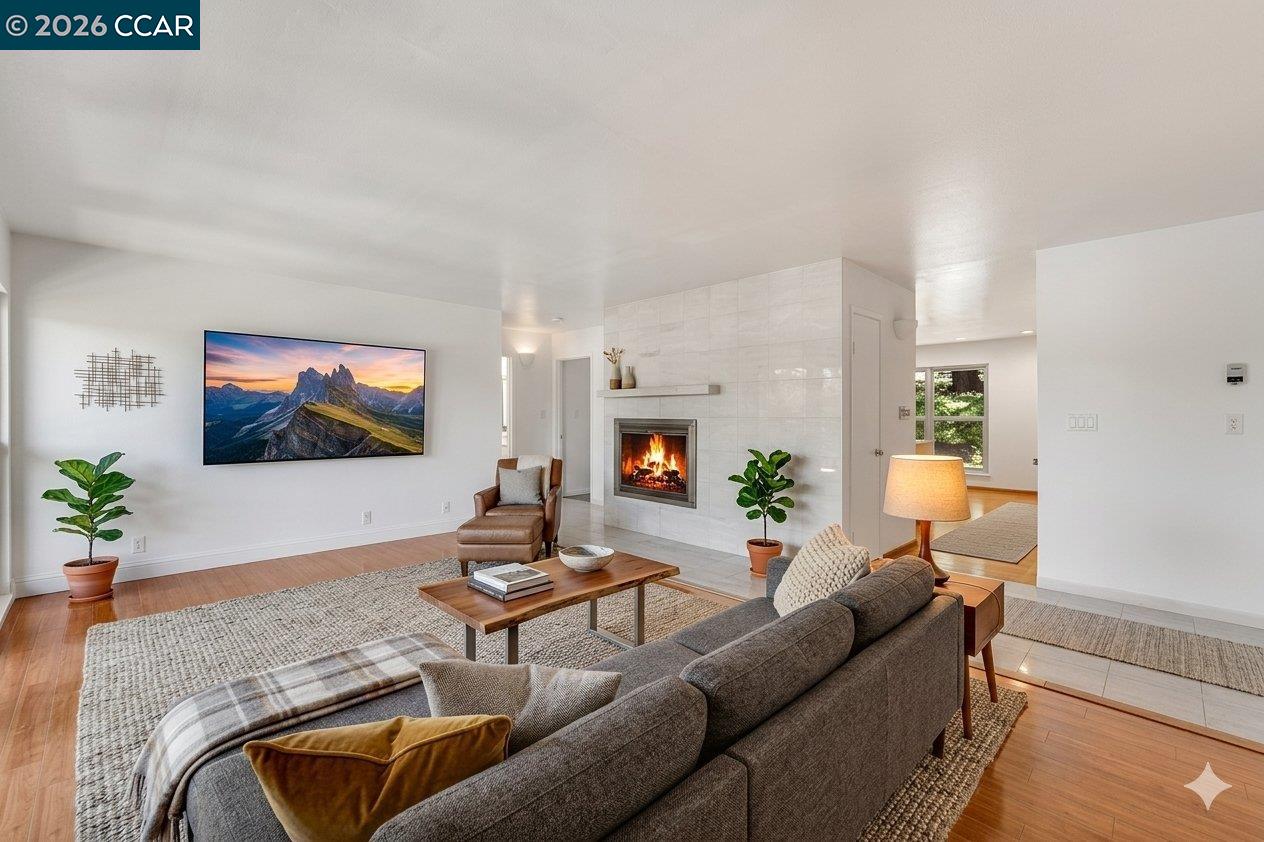 2091 Ascot Dr.