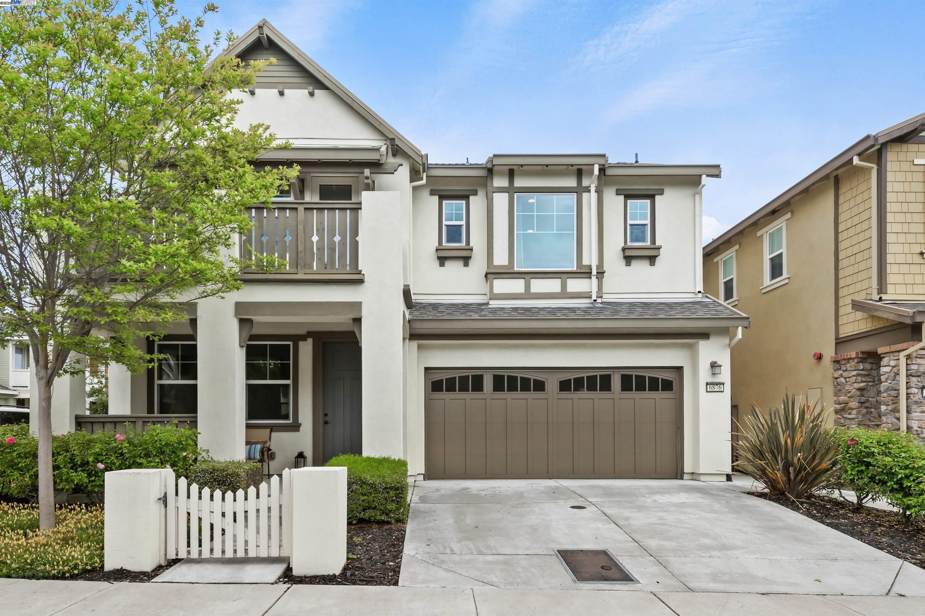 6876 Alamilla Dr