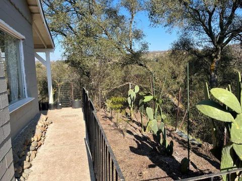 A home in La Grange