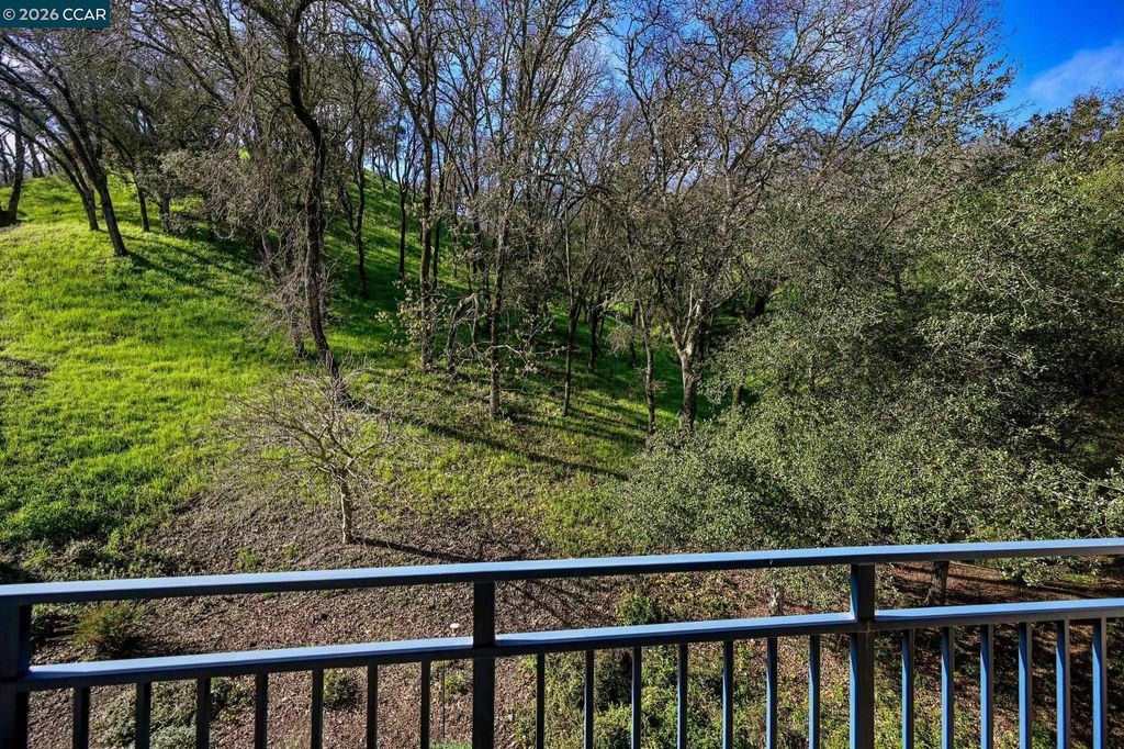 Photo of 5920 Horsemans Canyon #1B, Walnut Creek, CA 94595 (MLS # 41129201)
