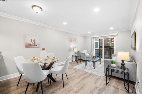 Photo of 3841 Vineyard Ave. #18 / B, Pleasanton, CA 94566 (MLS # 41116129)