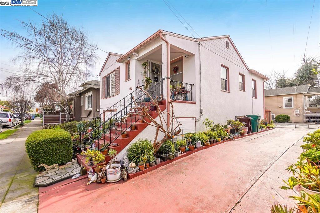 Oakland, California 94608, United States, 3 Bedrooms Bedrooms, ,Residential,Active,150633