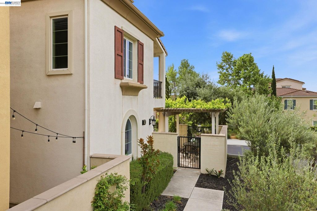 Photo of 3398 Araldi Ln, Dublin, CA 94568 (MLS # 41128061)