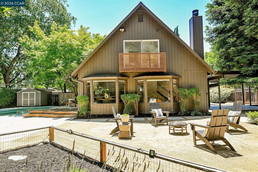 Photo of 110 Rose Street, Walnut Creek, CA 94595 (MLS # 41135593)