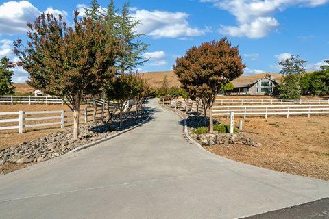 A home in Tres Pinos