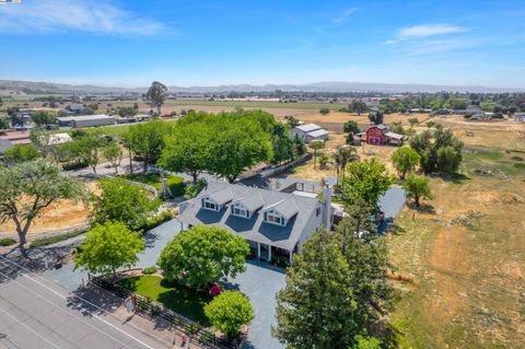 1969 Buena Vista Ave Livermore CA 94550