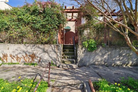 Photo of 822 A St, Crockett, CA 94525 (MLS # 41125438)