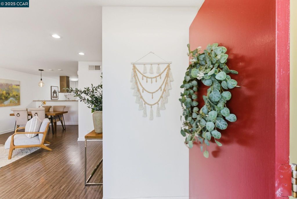 Photo of 1858 Pomar Way, Walnut Creek, CA 94598 (MLS # 41116405)