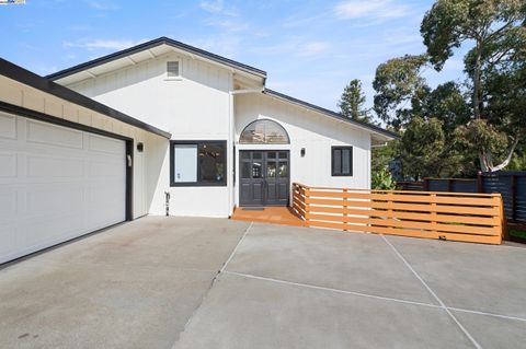 4384 Redwood Rd, Oakland, CA 94619 - #: 41090329