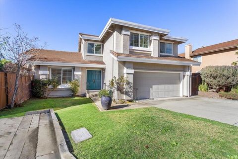 Photo of 19511 Heyer Hts, Castro Valley, CA 94546 (MLS # 41119726)