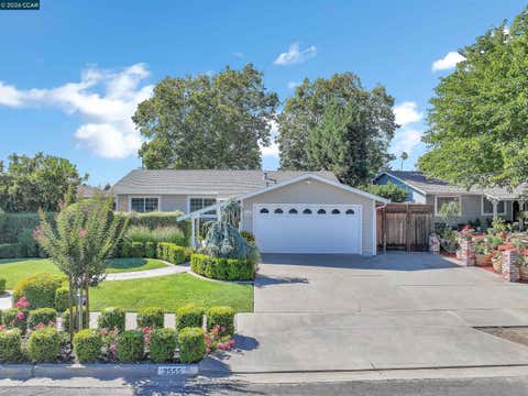 Photo of 3555 Thunderbird Dr, Concord, CA 94520 (MLS # 41139751)