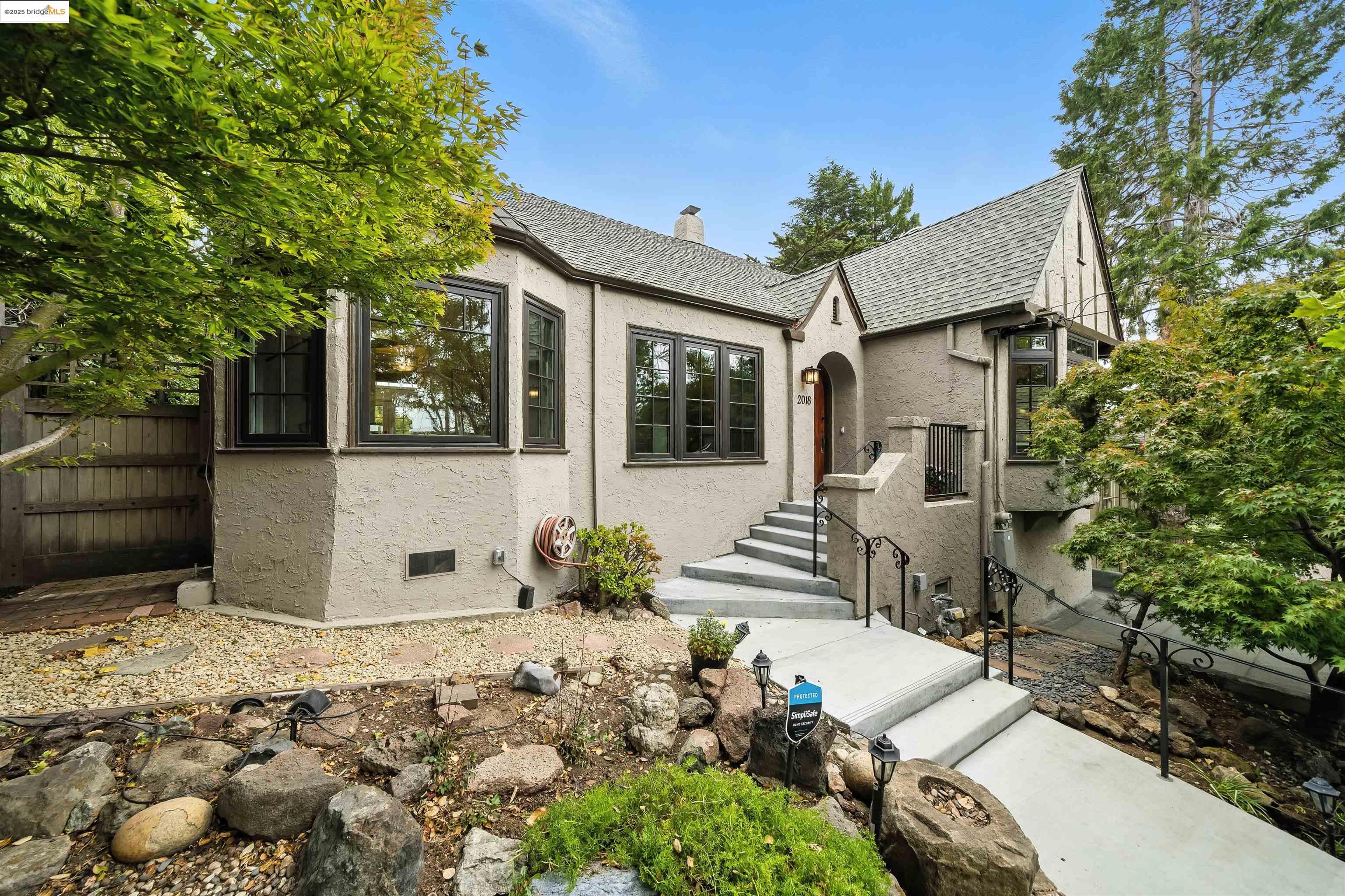 Berkeley, California 94707, United States, 3 Bedrooms Bedrooms, ,2 BathroomsBathrooms,Residential,Active,177245