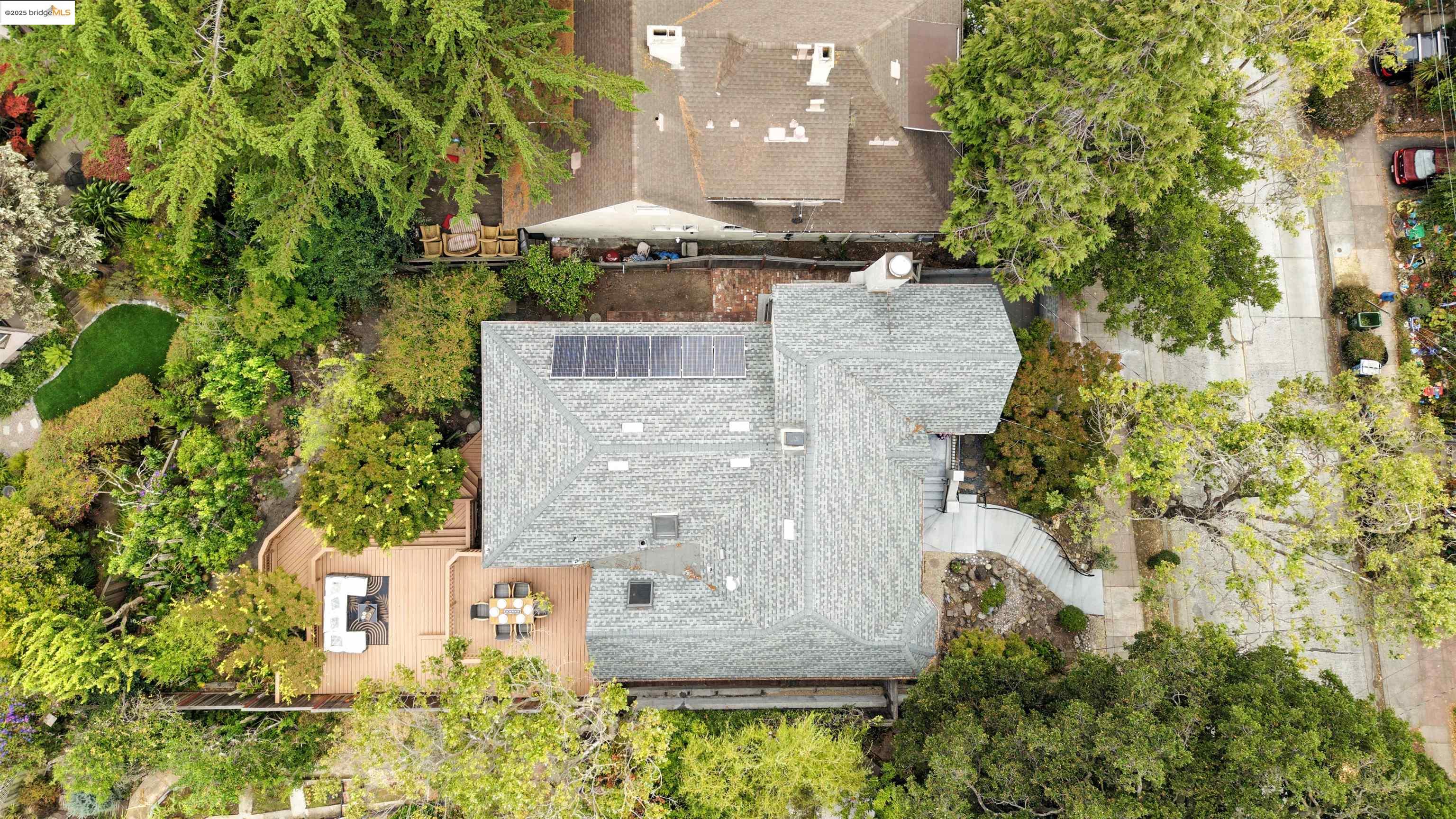 Berkeley, California 94707, United States, 3 Bedrooms Bedrooms, ,2 BathroomsBathrooms,Residential,Active,177245