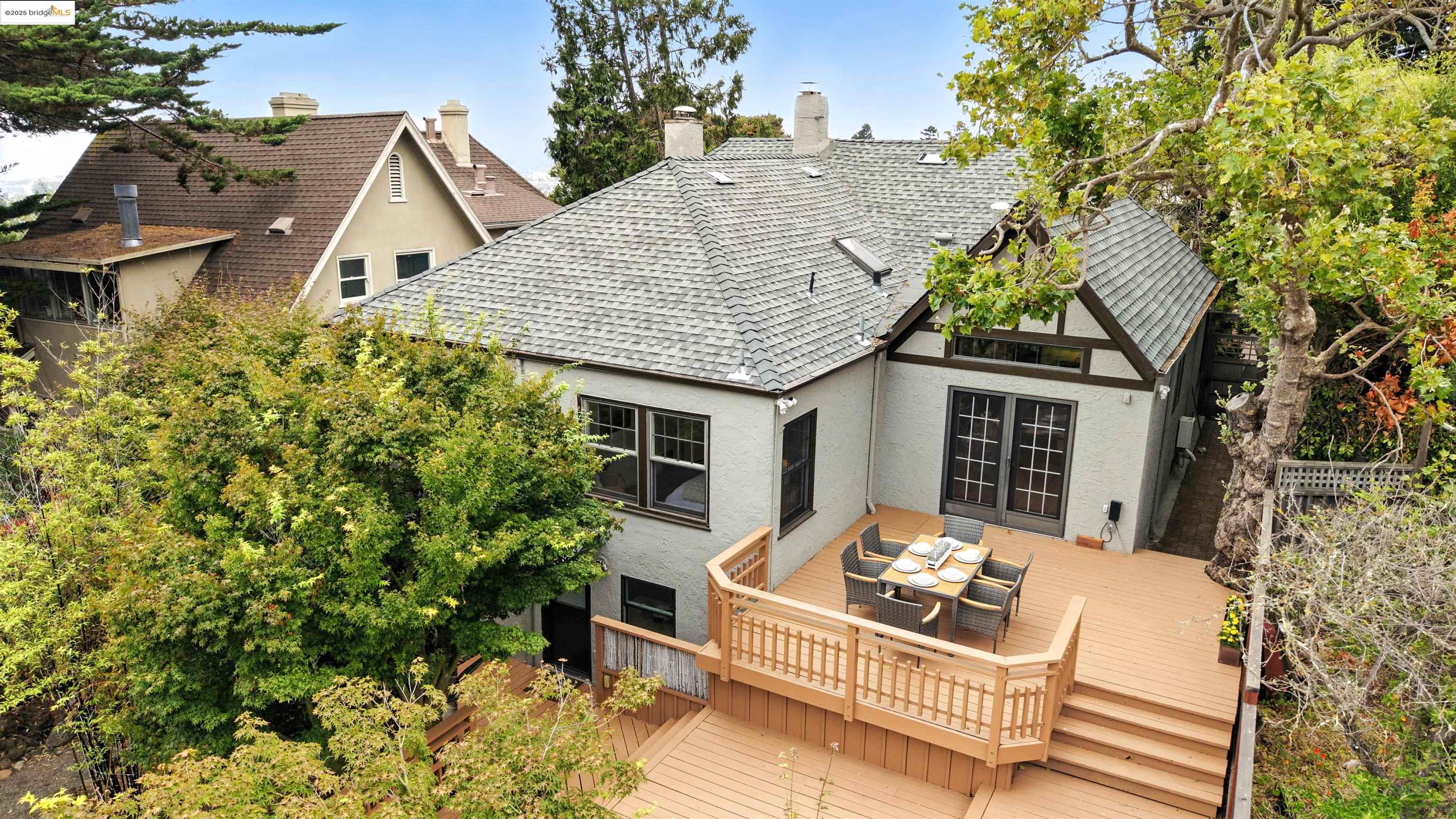 Berkeley, California 94707, United States, 3 Bedrooms Bedrooms, ,2 BathroomsBathrooms,Residential,Active,177245