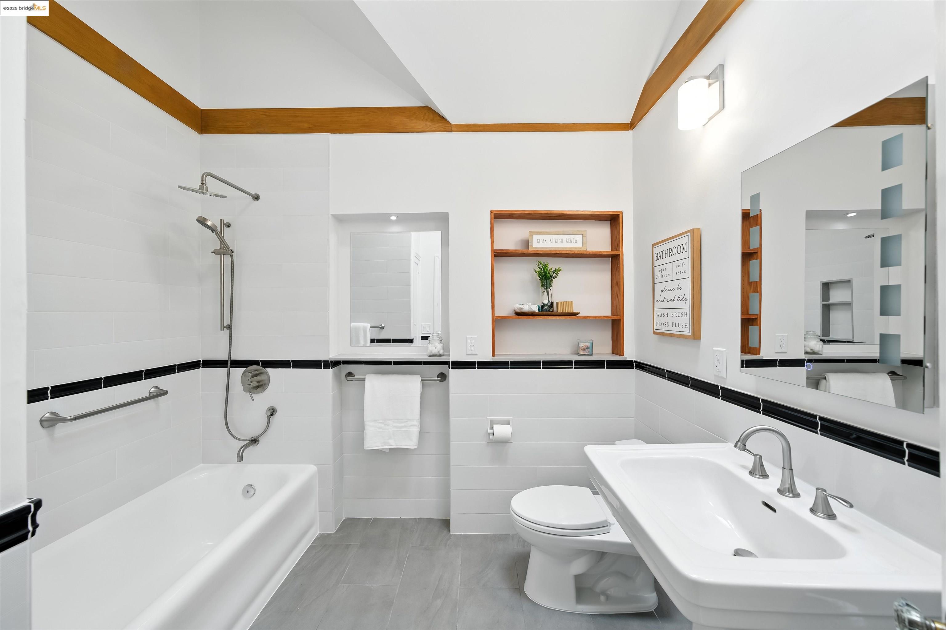 Berkeley, California 94707, United States, 3 Bedrooms Bedrooms, ,2 BathroomsBathrooms,Residential,Active,177245