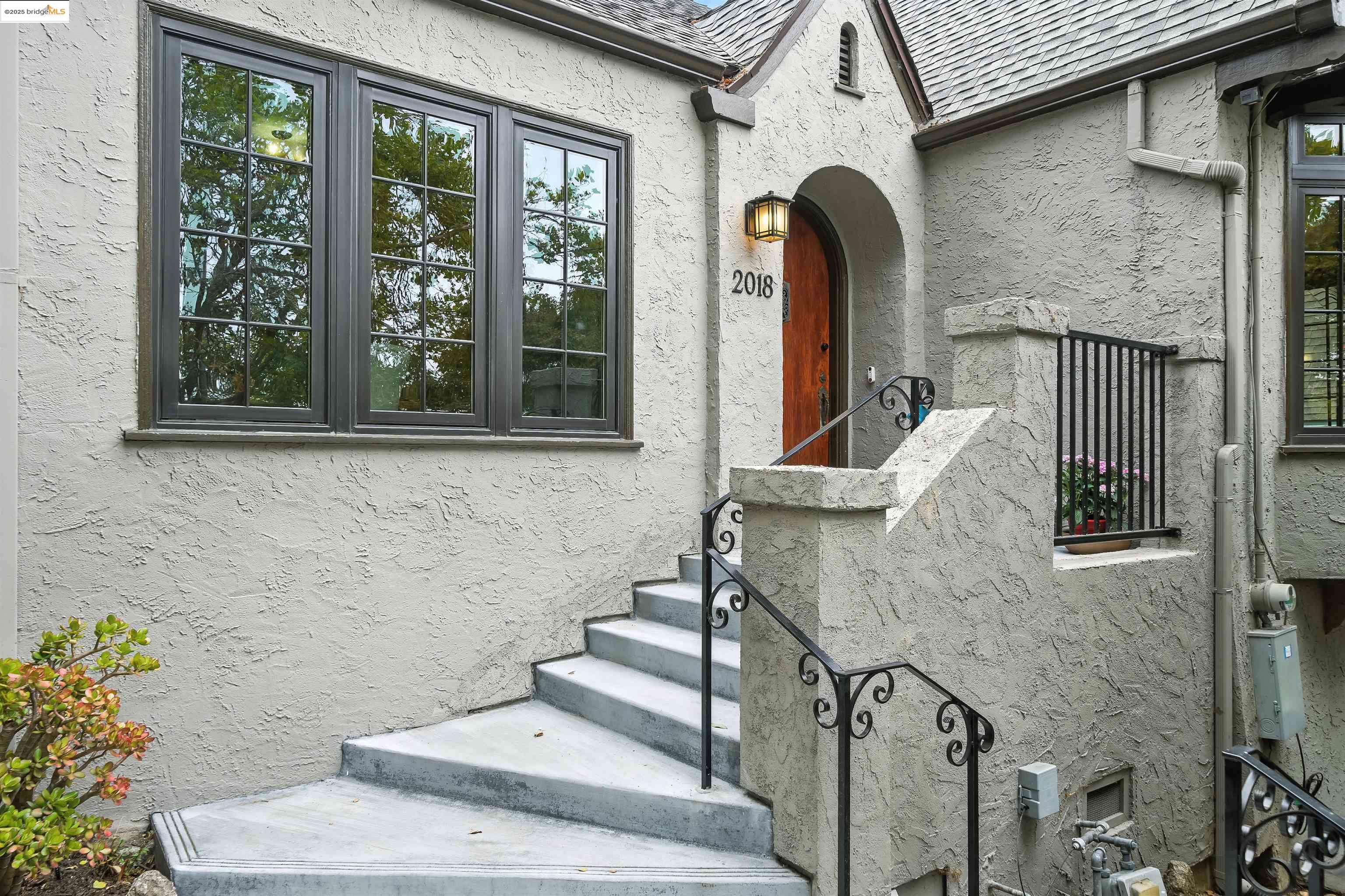 Berkeley, California 94707, United States, 3 Bedrooms Bedrooms, ,2 BathroomsBathrooms,Residential,Active,177245